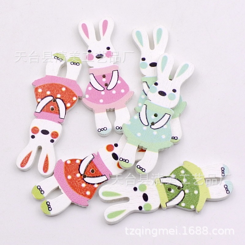 19*45mm fondo blanco impresión de 6 colores botones de conejito decoración de madera conejito lindo hecho a mano
