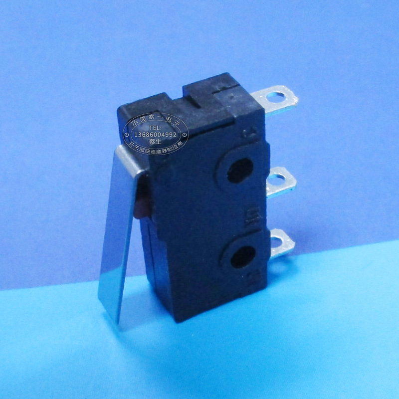 烟雾报警器开关 燃气报警器开关20*10带压柄三脚微动开关KW12-B