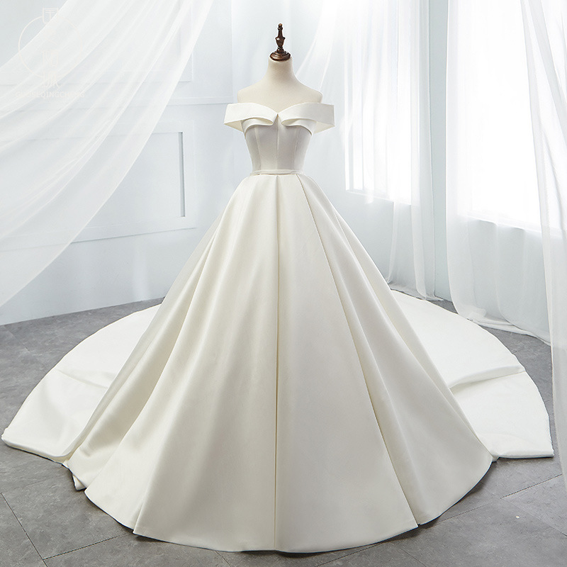 One-Shoulder Wedding Dress 2026 Winter New Style Puffy Princess Slimming Wedding Dress Simple Trailing Satin Wedding Dress