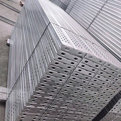 Manufacturer wholesale galvanized steel planking construction scaffolding Q235 steel plate site walkway tread anti-slip hinged