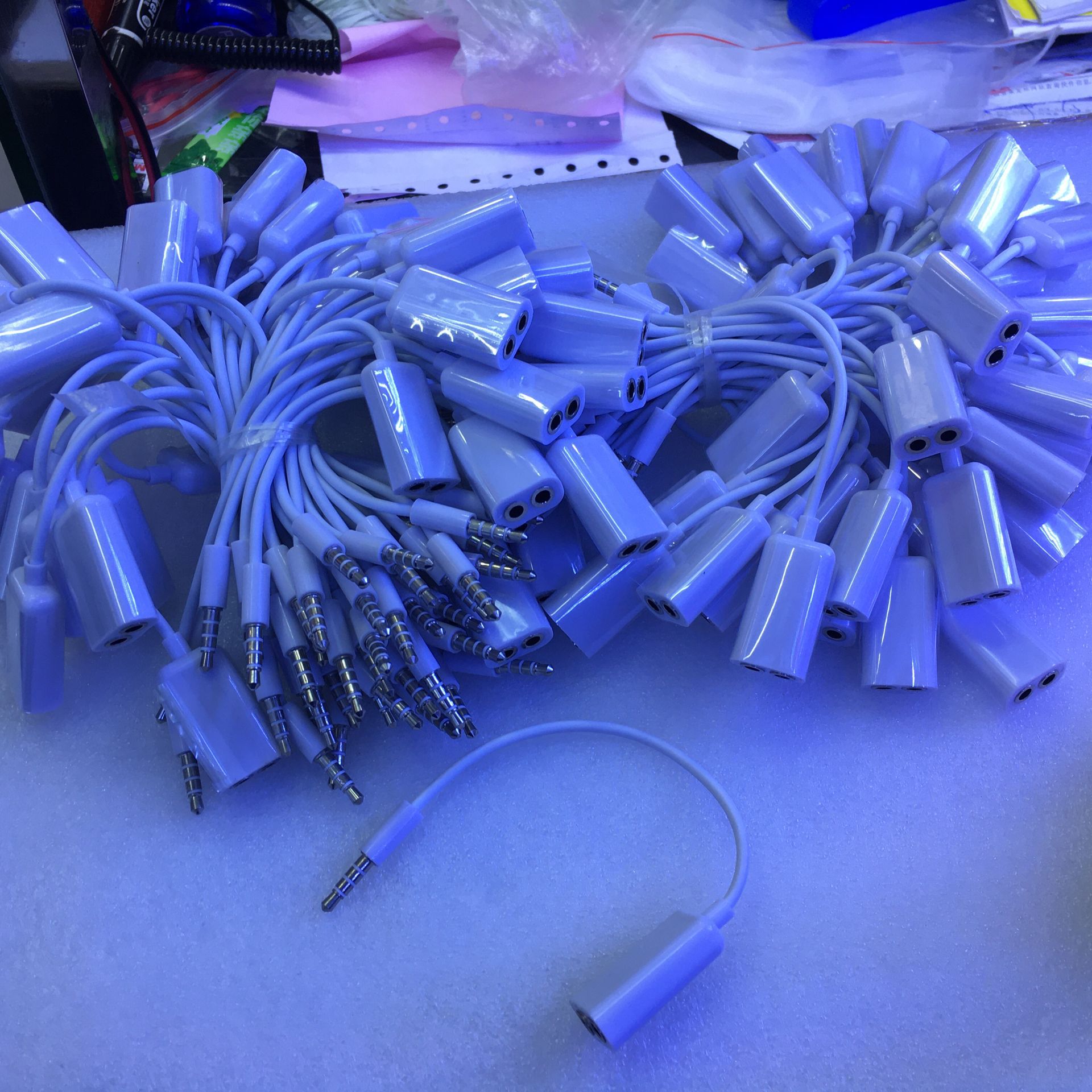 白色情侣线3.5MM音频转接头一分二 耳机转接线1分2线 情侣音频线