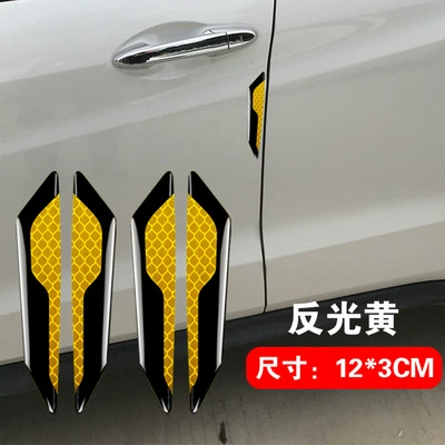 Car door bumper strip car body anti-scratch strip reflective warning stickers carbon fiber anti-rub modification decorative stickers four pieces (Qapı və bamper qoruyucu zolaqlar) - outer-black-and-inner-yellow-4-pack-as-shown-in-the-figure