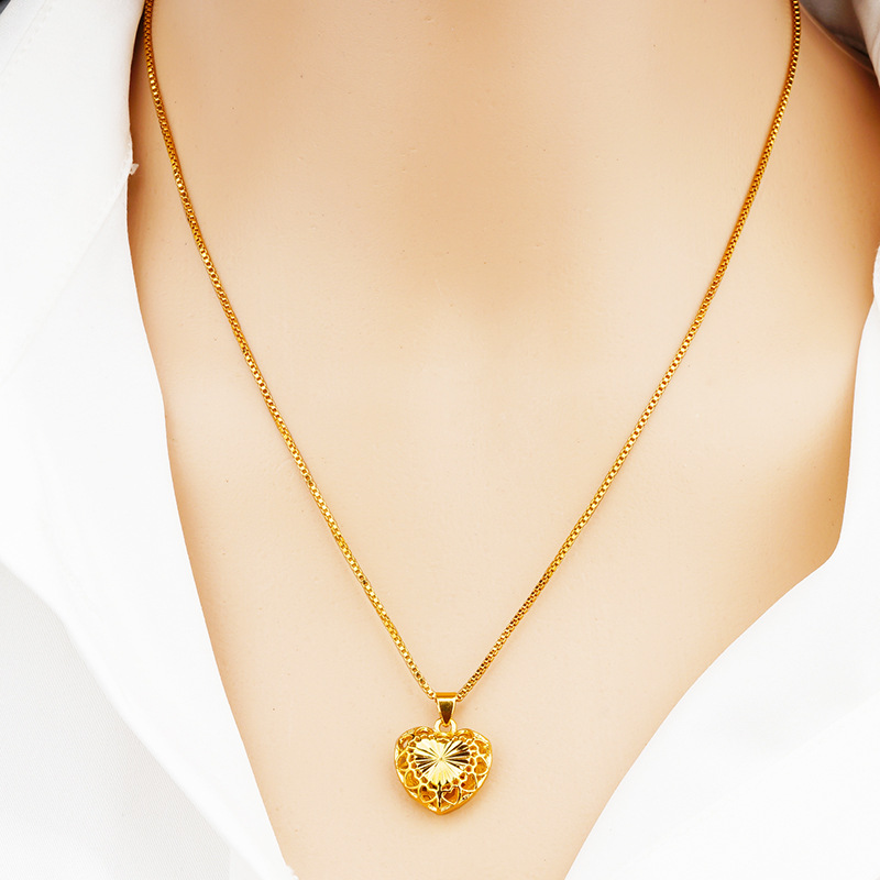 Moda amor Vietnam arena oro imitación 3D oro duro colgante de las mujeres de imitación simple 24K oro melocotón colgante del corazón accesorios de la joyería