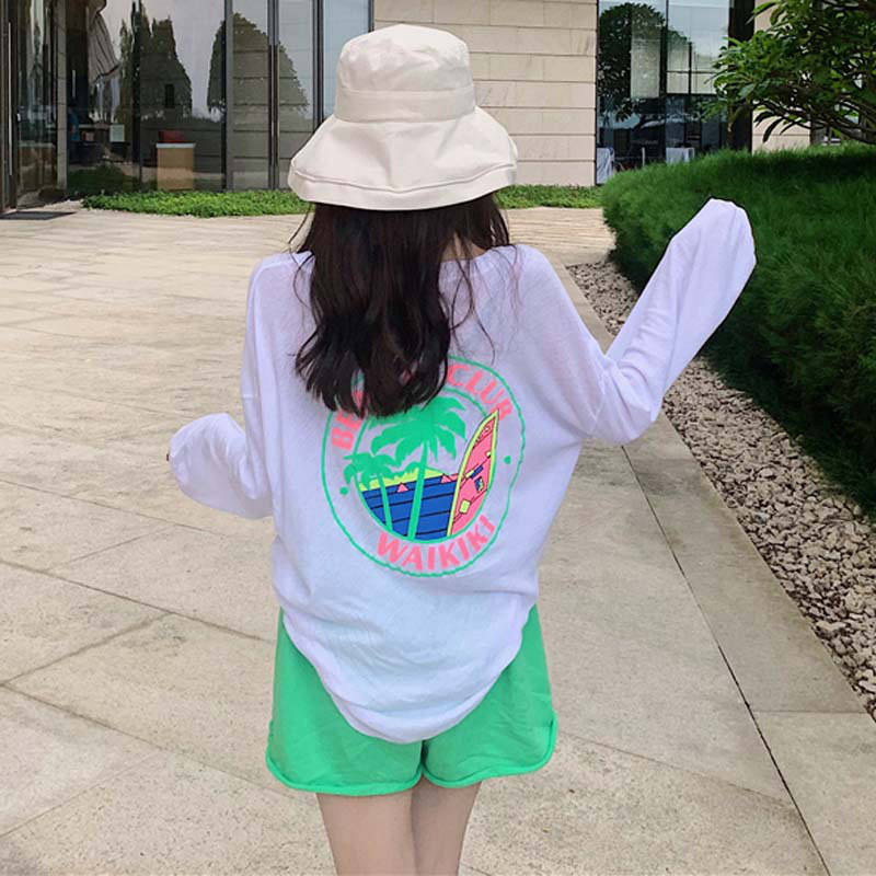Zhang Jingzhi South Korea Dongdaemun summer beach wind three-dimensional color printing flower bat sleeve sunscreen thin white T-shirt