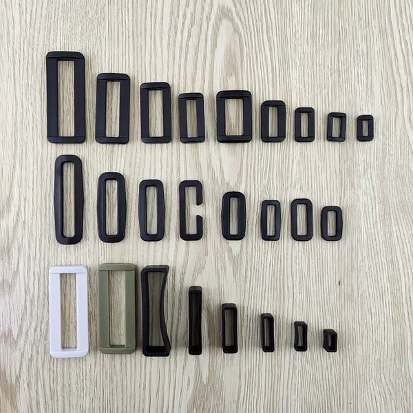 Spot supply luggage accessories polyoxymethylene black mouth buckle plastic square buckle square strand two-speed webbing adjustment buckle