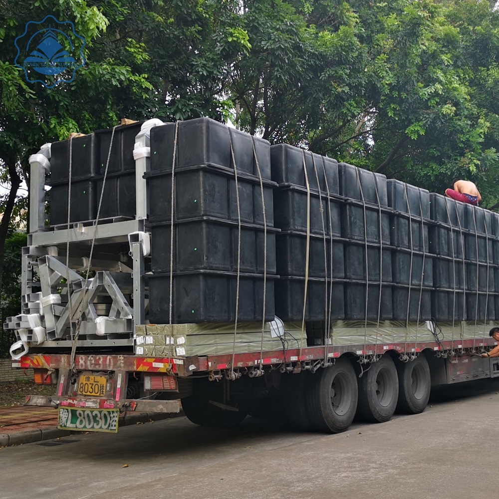 户外浮箱浮筒水上平台码头浮桥工程配件游乐项目游艇停靠船坞泊位