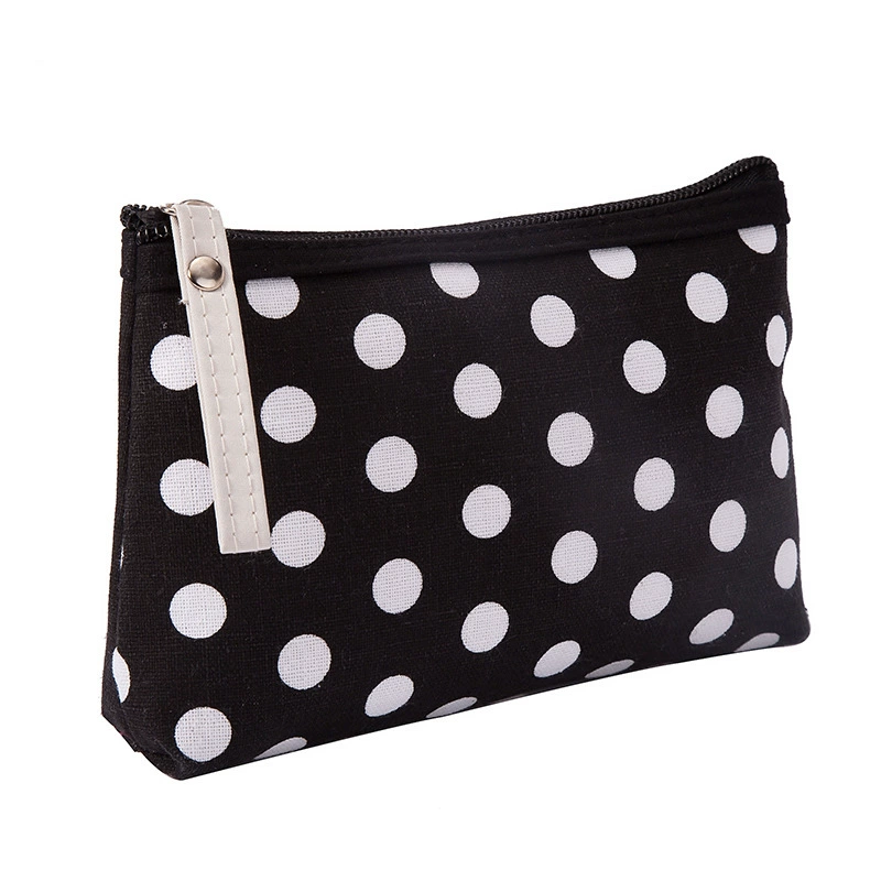 Маленькая ткань? нет. Original: "Small cloth, cute cosmetic bag, waterproof handheld wallet for students for men and women, Korean style, simple and elegant design". We should translate to Russian. Probably: "Маленькая ткань" awkward. But it's