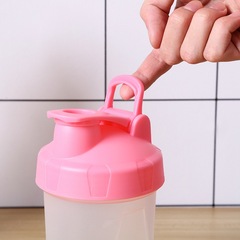 Men and Women Sports Plastic Water Bottles 500ML Portable Customizable LOGO Wholesale Protein Shaker Cup