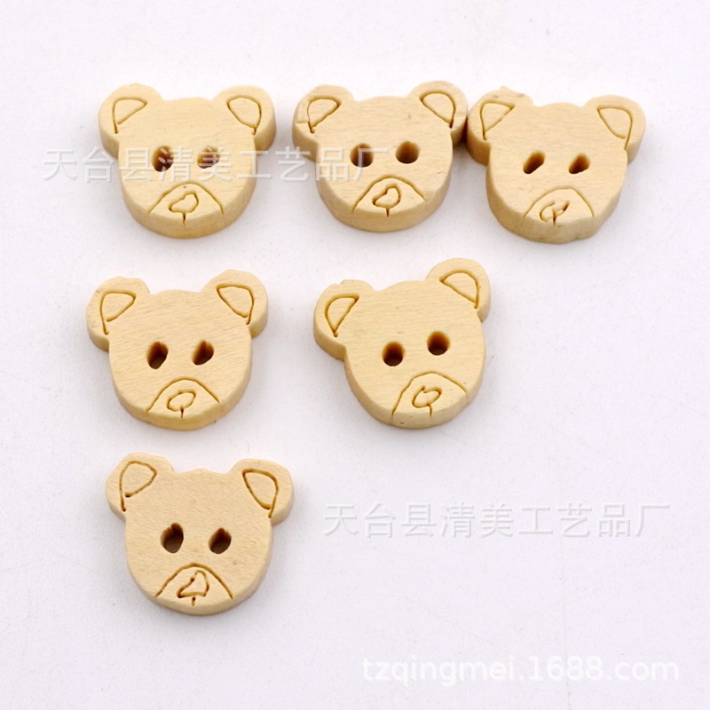 Suministro principal Yiwu botón forma animal Oso de dibujos animados botón de madera al por mayor 100 unidades un paquete
