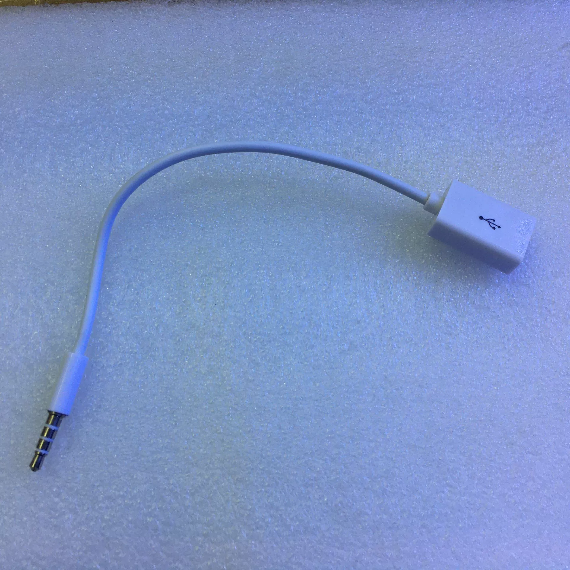 USB-гнездовая головка на 3,5 мм USB-диск для подключения 12 В автомобильный CD-плеер Aux автомобильная аудио линия автомобильный mp3-адаптер линия