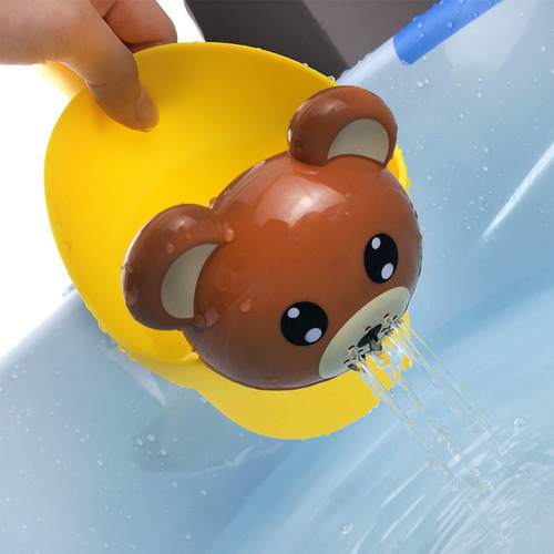 Children's bathing toys set includes beach water play, little chick, little bear hair washing cup, baby shower head, water jug, and scoop