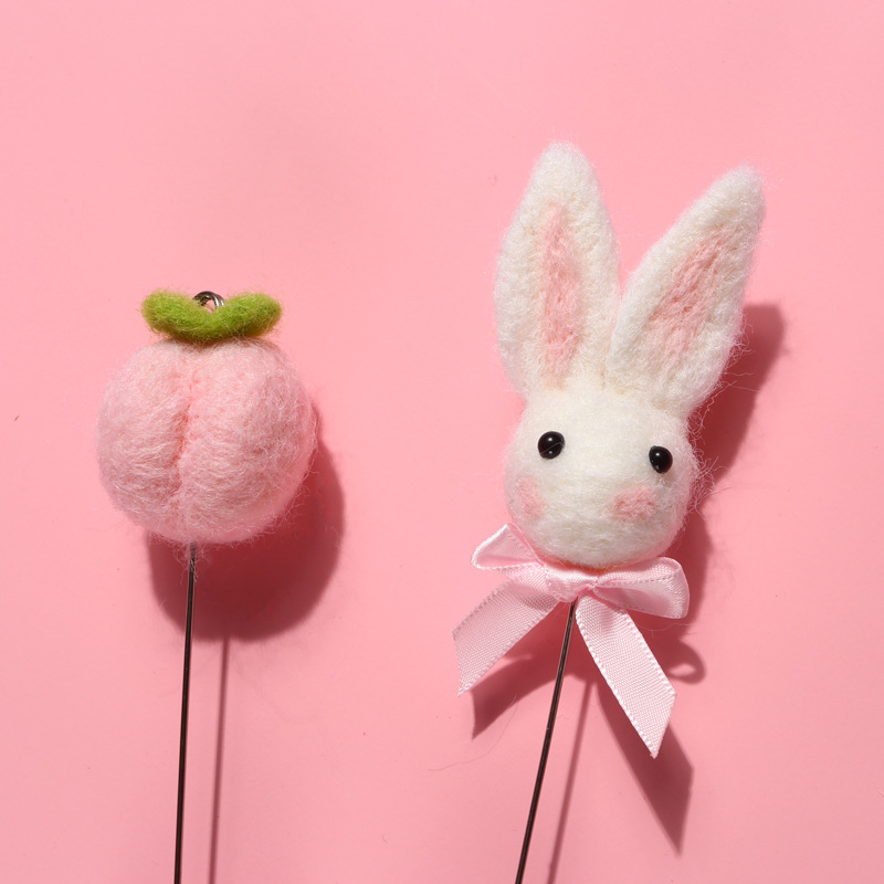 Juguete para gatos de fieltro de lana estilo japonés con diseño de gato rosa, con sonido, para gatitos, ideal para comercio transfronterizo en Amazon.