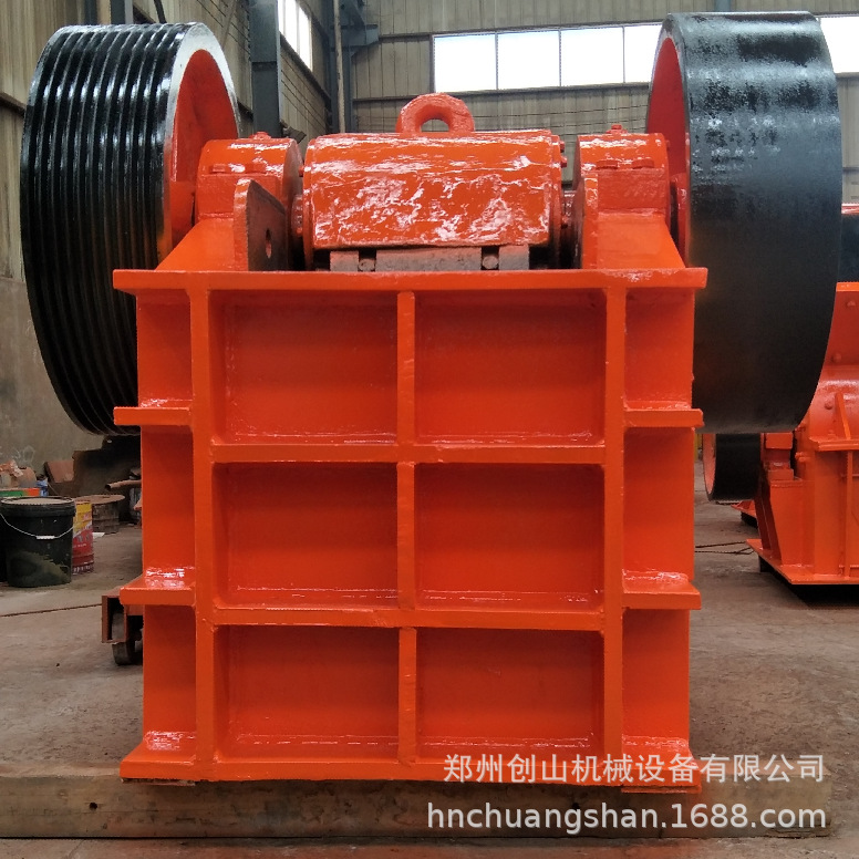 供应石灰岩破碎机  批发石料破碎机 鄂式破碎机配件 大型鄂破机