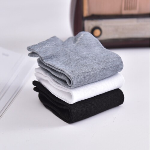 Foot bath gift socks polyester cotton playground disposable four seasons cheap socks black and white gray thin socks manufacturer wholesale