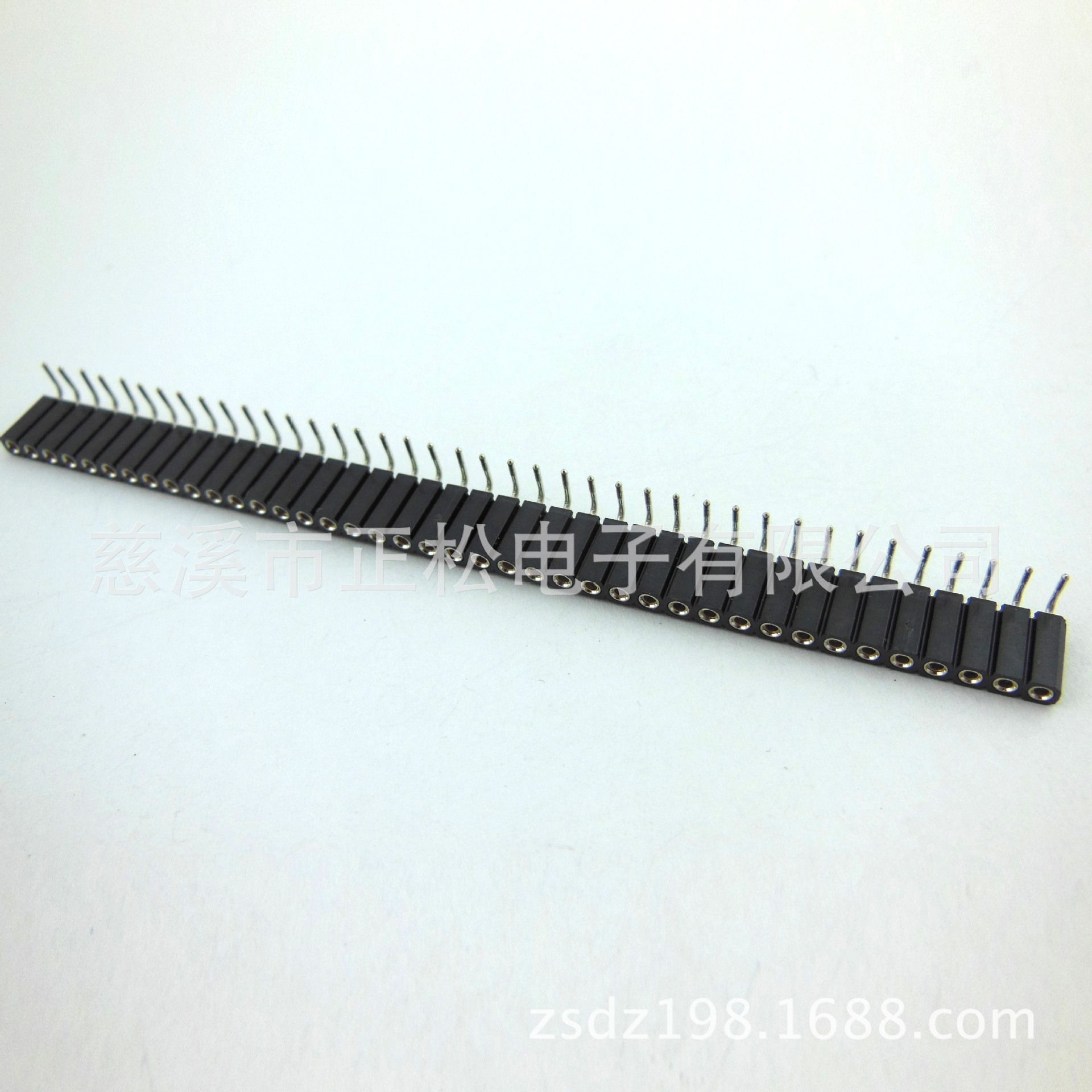 厂家供应 2.54间距 H=7mm圆孔排母 圆孔母座 1*40P  90度