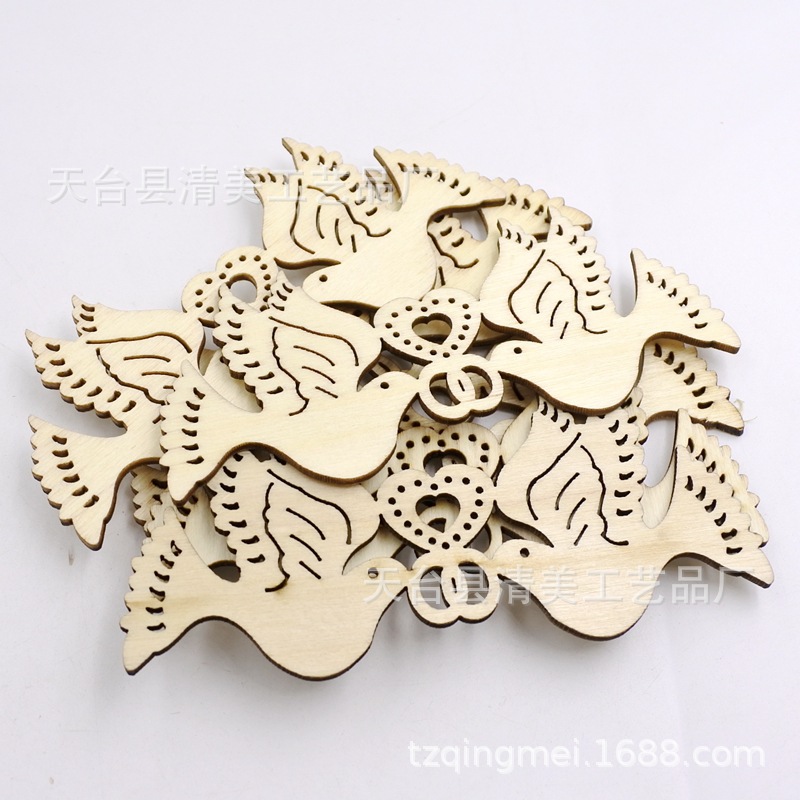 12.1*5.4cm grabado láser amor paloma hoja de madera 10 un paquete de modelos navideños suministros colgantes al por mayor