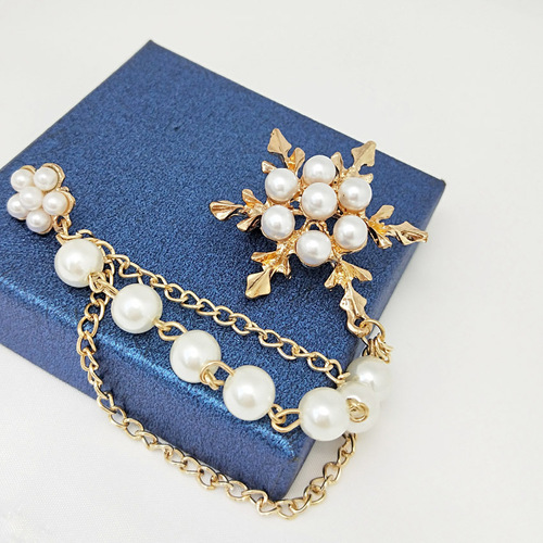 Korean fashion clothing accessories Snowflake tassel brooch Pearl chain corsage Suit accessories