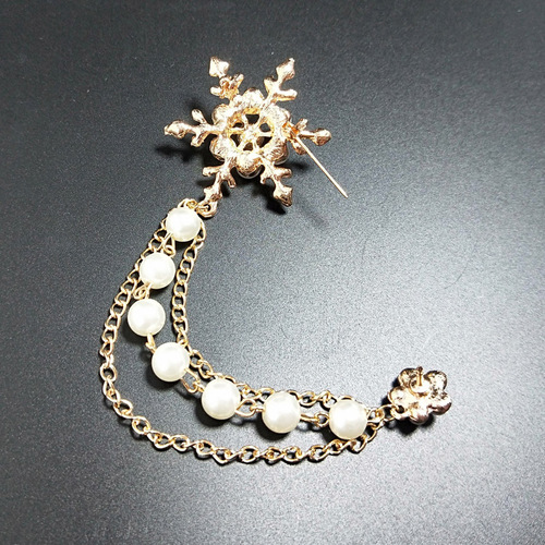 Korean fashion clothing accessories Snowflake tassel brooch Pearl chain corsage Suit accessories