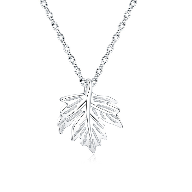 S925 plata hoja de arce collar femenino neto rojo elegante simple clavícula cadena nicho diseño ins viento frío para la novia