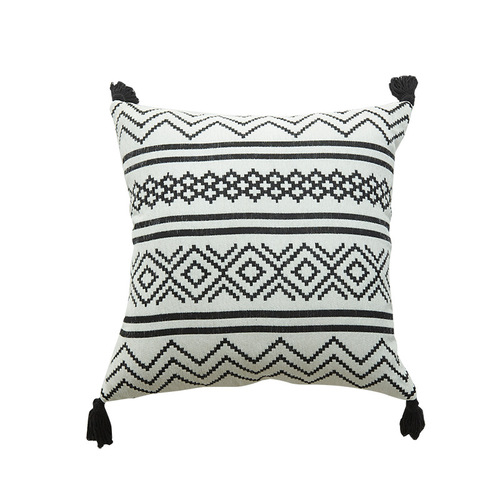 Manufacturer wholesale Nordic style chenille geometric jacquard tassel pillowcase home sofa cushion cover