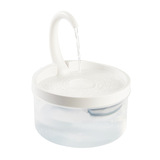 Маленькие оленя домашние напитки для домашних животных пьют домашних животных домашних животных вода вода для питьевой воды питьевая вода пить вода