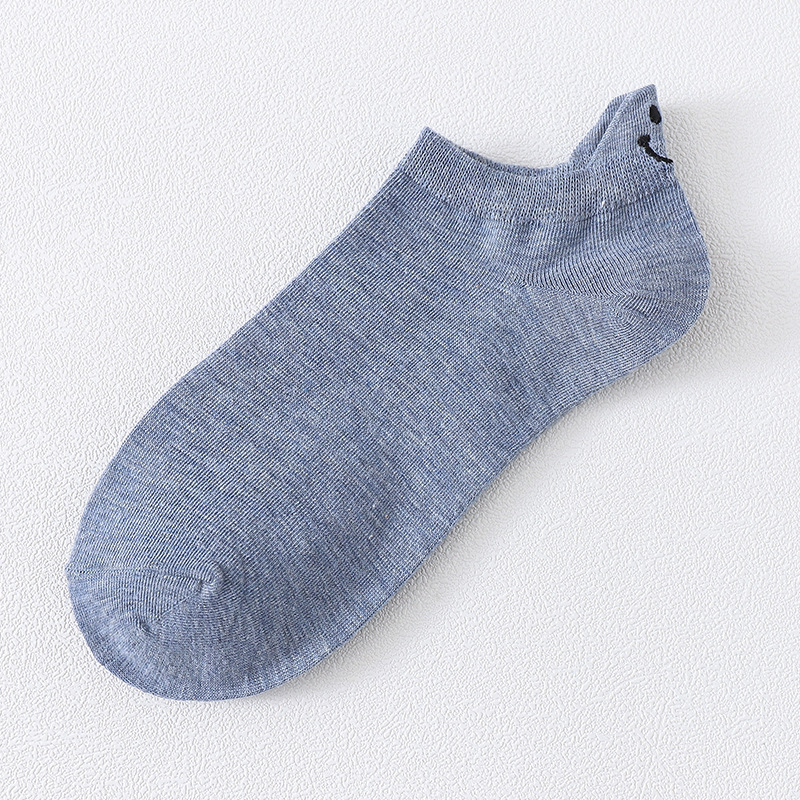 2020 nuevos calcetines de primavera y otoño personalidad japonesa y coreana talón bordado cara sonriente pareja barco Calcetines calcetines de algodón de color sólido ventas directas de fábrica
