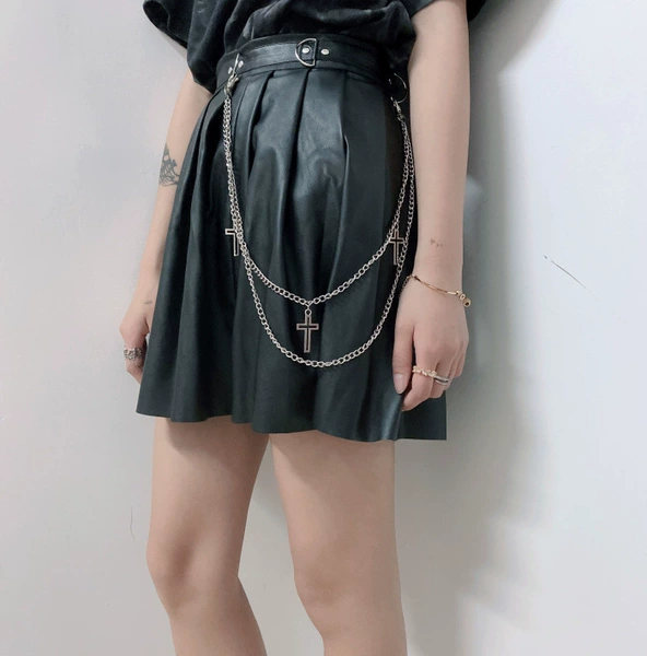 Cross trouser chain
