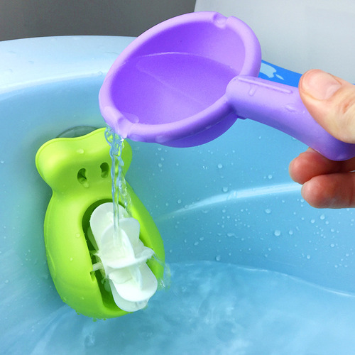 Children's bathing toys set includes beach water play, little chick, little bear hair washing cup, baby shower head, water jug, and scoop