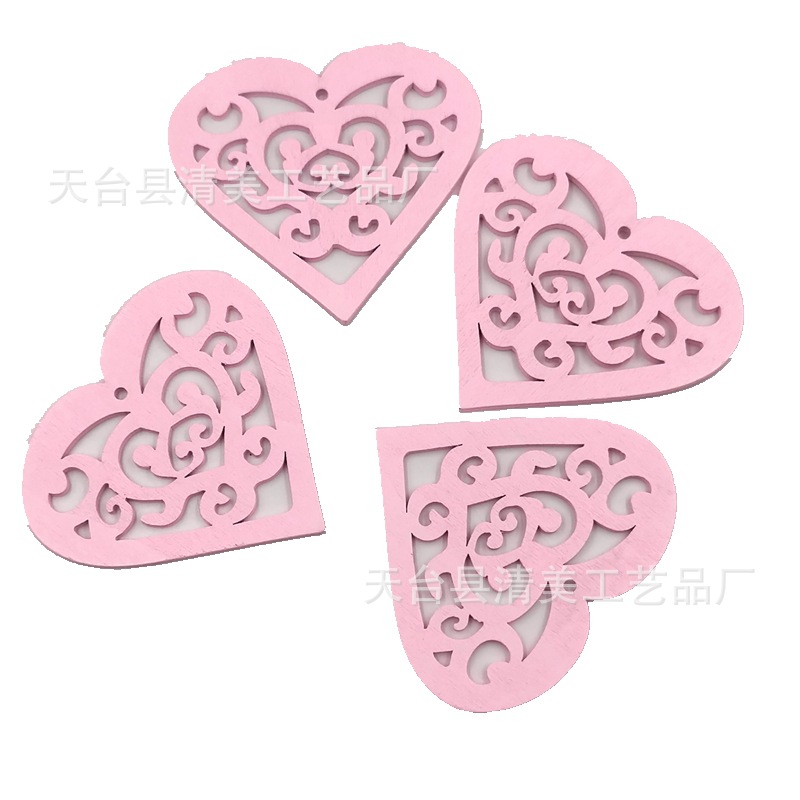 Colgante de amor hueco de color de madera Colgante de corazón de melocotón hueco de dibujos animados de madera 10 piezas en un paquete con 10 cuerdas de cáñamo