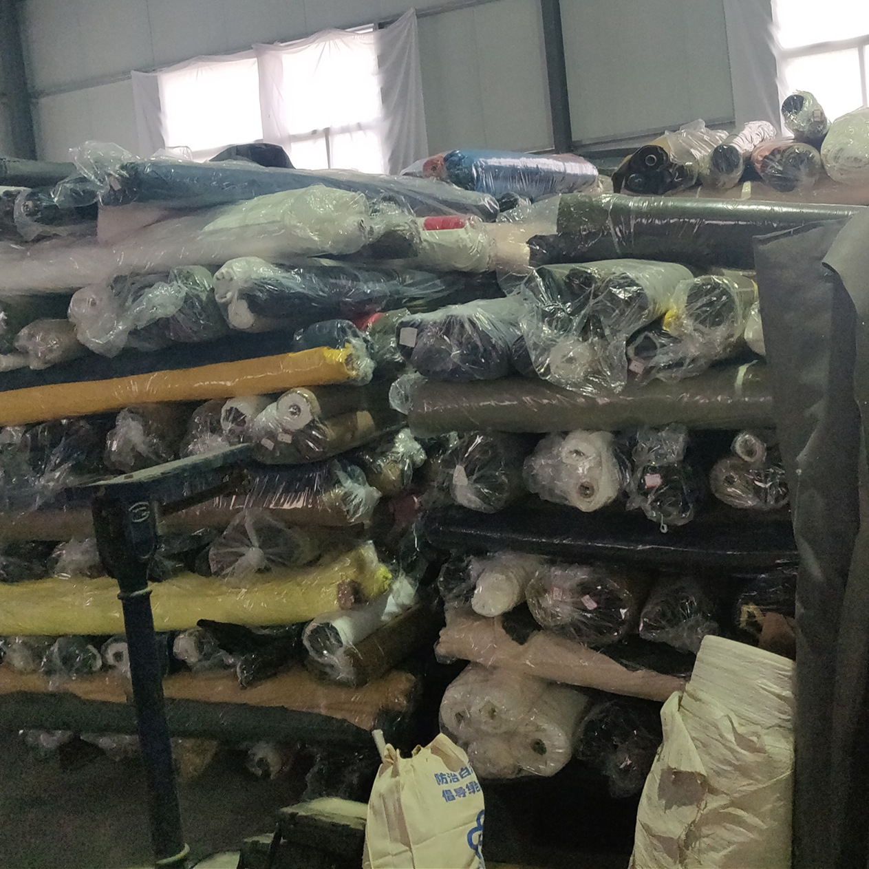 现货库存棉弹小卷 棉弹斜纹布 工装面料 工作服布料 裤子布料