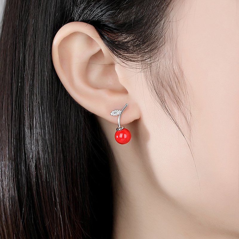 S925 pendientes de perlas de cerezo rojo de plata esterlina de las mujeres pendientes de Corea del Sur elegante celebridad de Internet nuevos pendientes de moda 2020