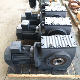 减速/变速机;齿轮箱;机械用电动机