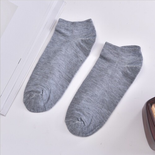 Foot bath gift socks polyester cotton playground disposable four seasons cheap socks black and white gray thin socks manufacturer wholesale