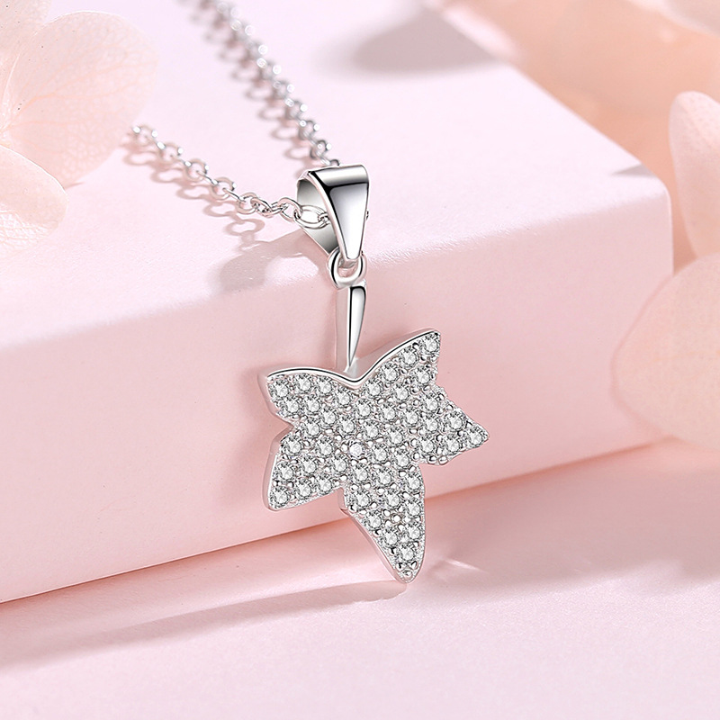 S925 plata esterlina ginkgo hoja collar mujer clavícula cadena online celebridad colgante hoja de arce regalo de cumpleaños para novia regalo de San Valentín