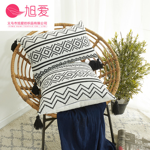Manufacturer wholesale Nordic style chenille geometric jacquard tassel pillowcase home sofa cushion cover
