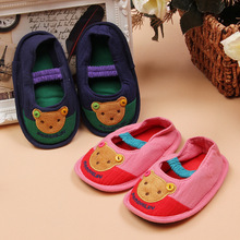 出口外贸儿童家居鞋室内地板鞋 室内拖鞋 包跟小熊 一件代发