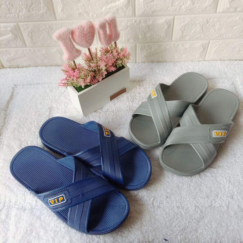 Classic men's cross slippers blowing non-slip plastic slippers bathroom household slippers small wholesale Classic men's cross slippers blowing non-slip plastic slippers bathroom household slippers small wholesale