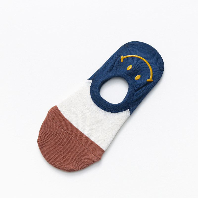 Calcetines de mujer a juego de color de algodón al por mayor con calcetines invisibles de silicona Primavera y verano tacón estampado en caliente cara sonriente calcetines de boca baja