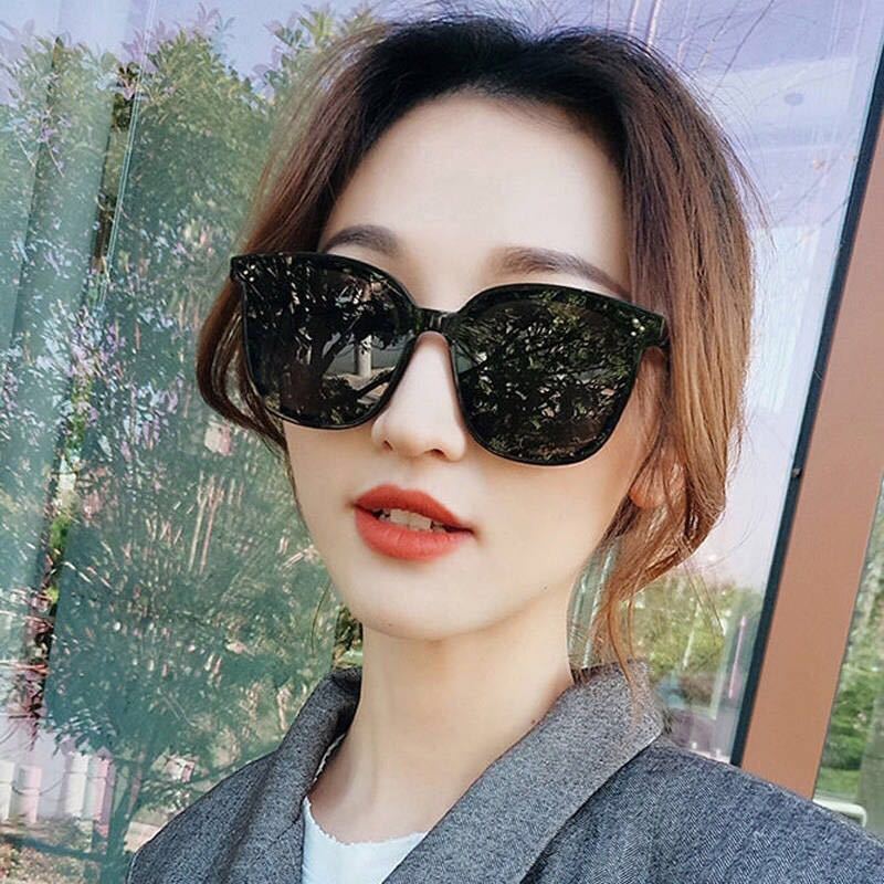 2026 New Style Sunglasses for Women, Three-Point Plastic Black Sunglasses, Trendy on Tiktok, European and American Fashion Sunglasses
