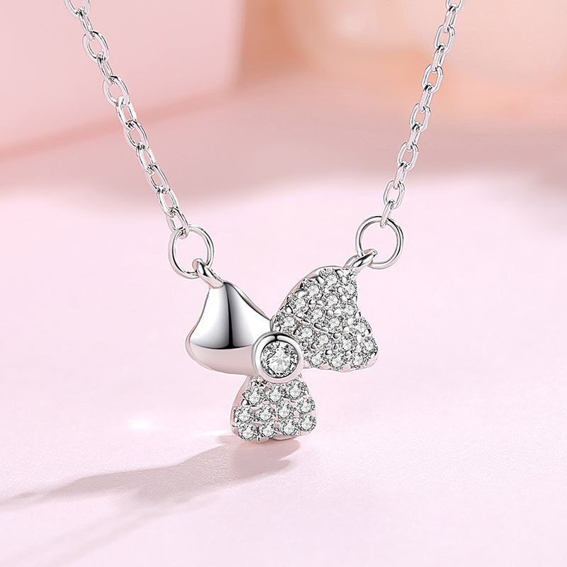 S925 plata esterlina suerte de tres pétalos collar de paja de las mujeres de estilo coreano simple cadena de clavícula ins viento frío regalo para novia