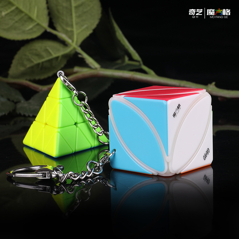 Qiyi Rubik's Cube Keychain Mini 3 Order Pyramid Maple Leaf Rubik's Cube Pendant Educational Toys Factory Direct Wholesale