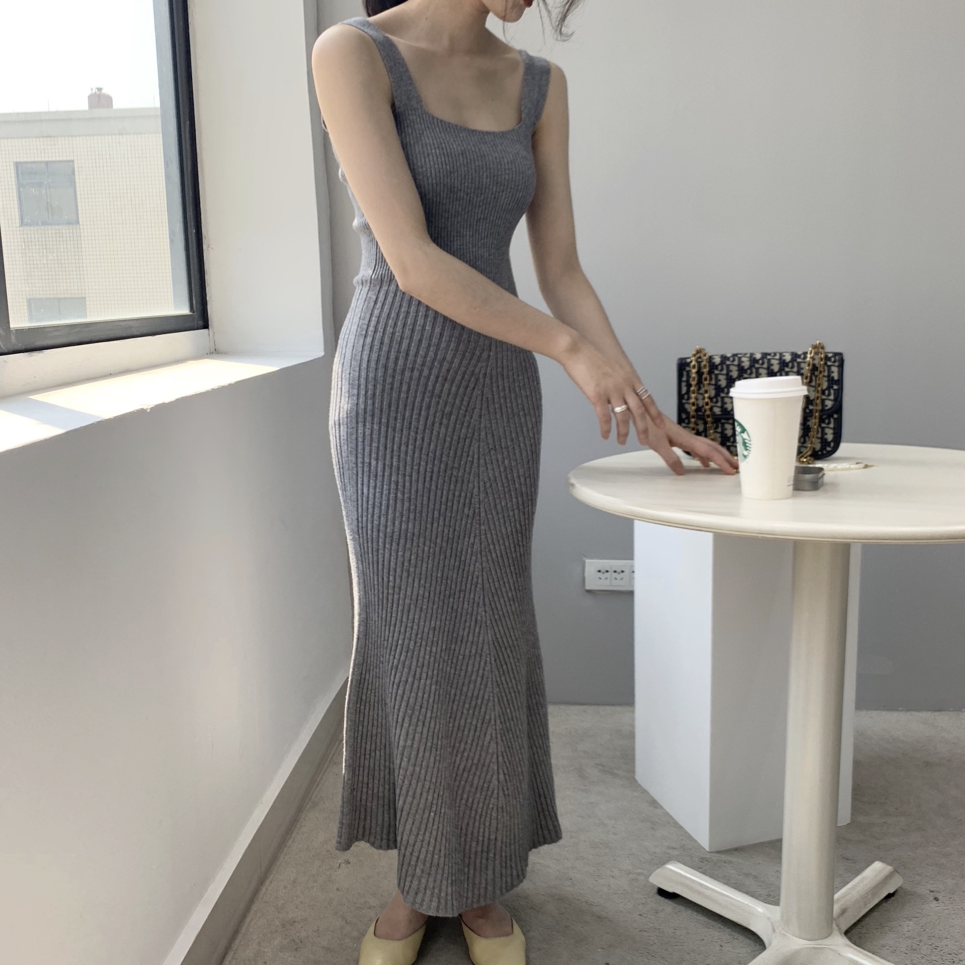 嘉織無地キャミソール風マタニティワンピースニットスクエアネックゆったりセクシー秋冬セーターロングワンピースB8002