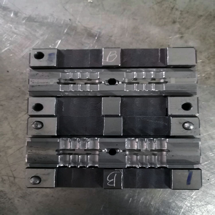 线卡SR 工业插头 USB插头模具 苹果 迈克TYPE-C线材模具