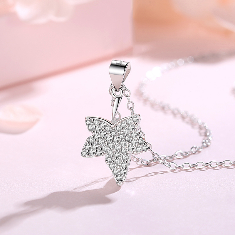 S925 plata esterlina ginkgo hoja collar mujer clavícula cadena online celebridad colgante hoja de arce regalo de cumpleaños para novia regalo de San Valentín