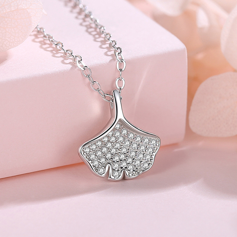 S925 plata esterlina ginkgo hoja collar mujer plata esterlina popular Red rojo elegante simple clavícula cadena ins viento frío para novia