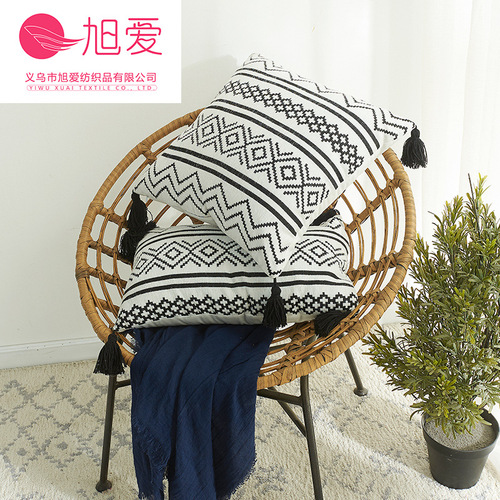 Manufacturer wholesale Nordic style chenille geometric jacquard tassel pillowcase home sofa cushion cover