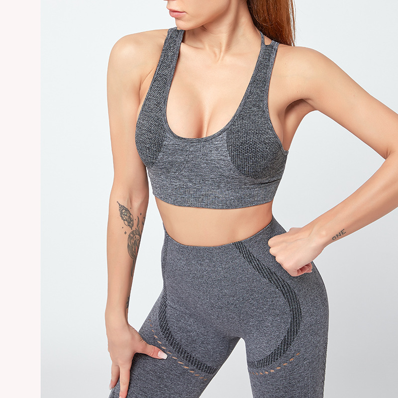 Despacho de almacenamiento sin ropa de acondicionamiento físico, entrenamiento, pantalones cortos, ligeros y delgados para mujeres