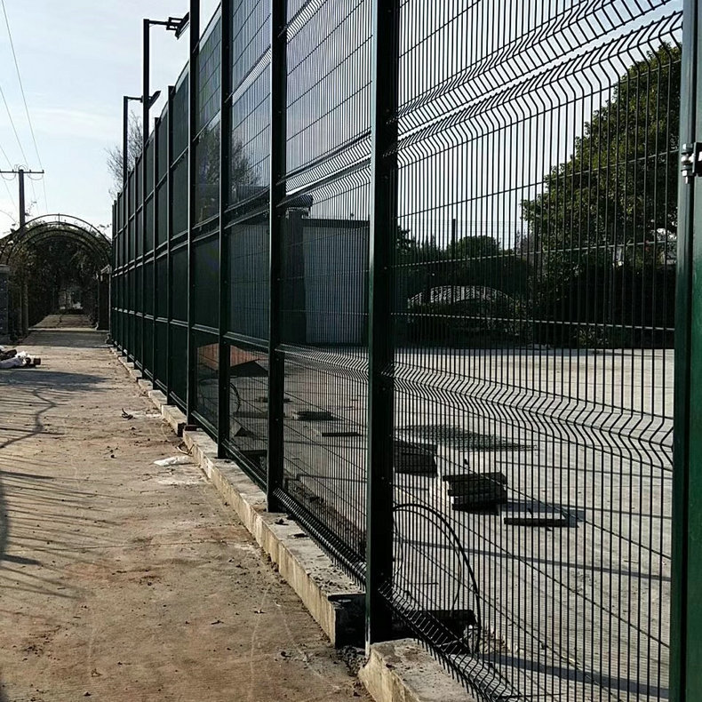 供应小区厂区车间护栏网铁路机场护栏网 篮球场护栏网