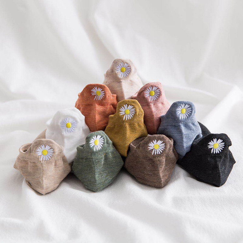 Spring and Summer Thin Japanese Style Socks Women's Heel Embroidered Daisy Women's Boat Socks Fashionable Socks Short Cotton Invisible Socks Spring and Summer Thin Japanese Style Socks Women's Heel Embroidered Daisy Women's Boat Socks Fashionable Socks Short Cotton Invisible Socks