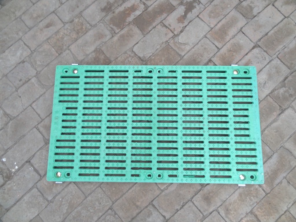 供应猪地板 羊地板 小猪漏粪板 羊漏粪板 小猪塑料板 纯原料